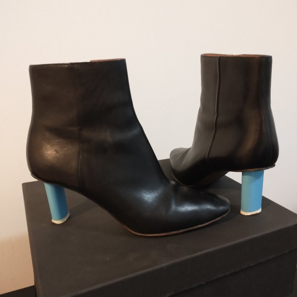 Original VETEMENTS Lighter Heel Leather Ankle Boots